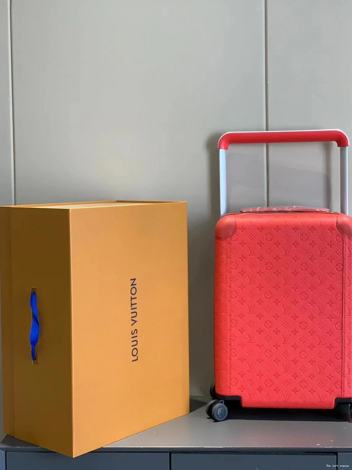 CUSTOM HORIZON TAURILLON SUITCASE 55 RED 37L 0805